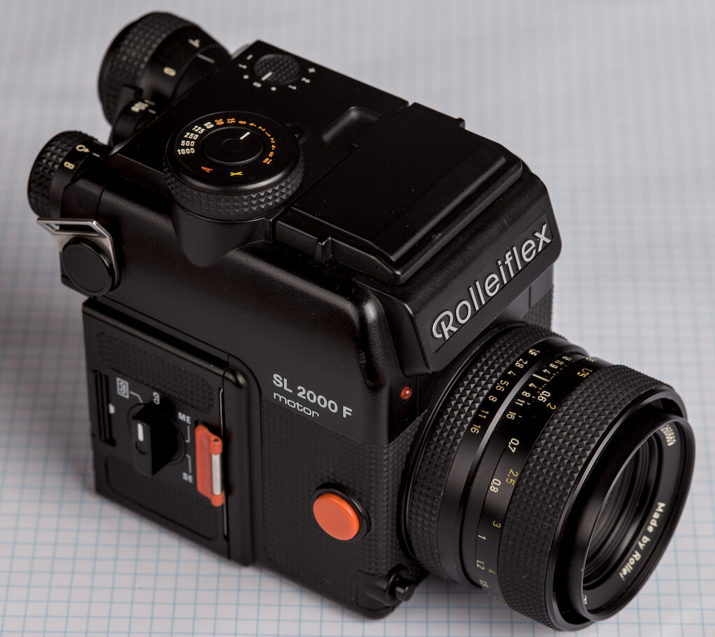 A Rolleiflex SL 2000 F single lens reflex camera. A Rolleiflex SL 2000 F single lens reflex camera.